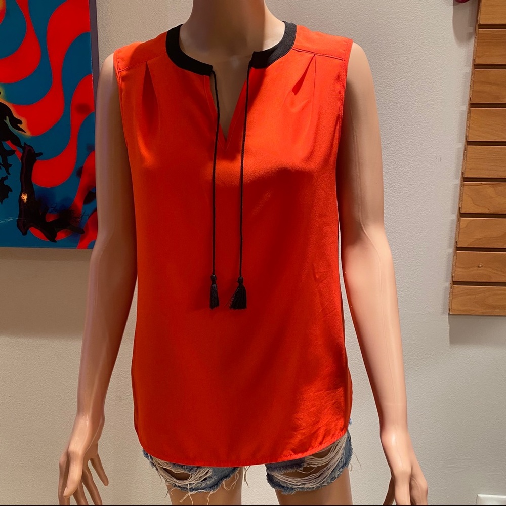 Sleeveless Top!